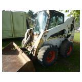 BOBCAT S250 ENCLOSED CAB SKIDSTEER