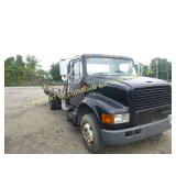 2001 INTERNATIONAL 4700 W/ 19