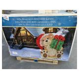 8.5 ft bear with 600 led lights