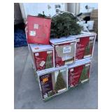 Mix Christmas trees and more contents on the