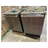 2 pcs. ( looks used ) one is denteted see pictures