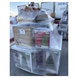 5 pcs Mix Christmas trees and more contents on