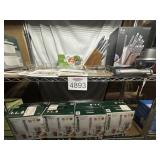 Assorted Kitchen Items