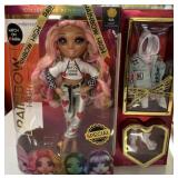 10 Pcs Rainbow High Doll - Kia Hart