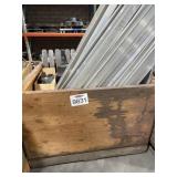 Gaylord box with aluminum strips, angles with