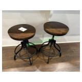 2 adjustable bar stools