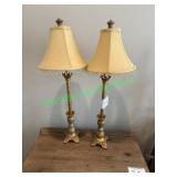 2 decorative lamps