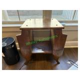 22 " x 15" wooden end table