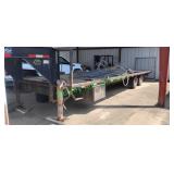 2003 Delta gooseneck flatbed trailer