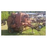 New Holland 847 Round Baler