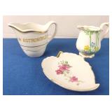 Gold Trim Creamers, Mint Dish