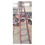 Caprum Fiberglass 8ft Ladder