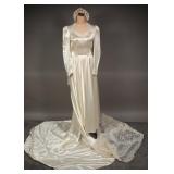 Stunning 1940s Ivory Silk Wedding Gown With Veil
