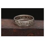 Vintage Sterling Filigree Heart Band Ring, 1.39g