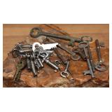 Vintage & Antique Skeleton Keys (24)