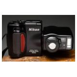 Nikon Coolpix 950 Digital Camera Set With Bag