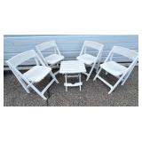 4 White Folding Chairs With Slatted Table