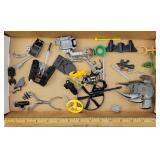 TheBigToyAuction Vintage Kenner Batman Action Figure B Weapon Accessory Group 3