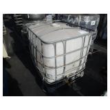 1250~ LITER TOTE TANK WITH METAL CAGE