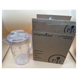 2 Pampered Chef Quick Stir Pitchers Gallon & 1/2ga