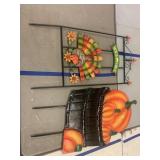 2 metal yard decorations