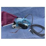 Makita 4"x24ï¿½ belt sander