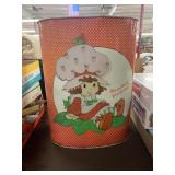 Strawberry Shortcake trash can & Snoopy shower