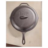 Lodge Deep Cast Iron Skillet with Lid