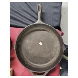 Lodge 10sk 12 inch cast iron skillet