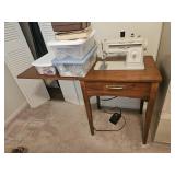 Singer Stylist 513 sewing machine & sewing items