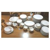 Fukagawa Arita porcelain dinnerware set