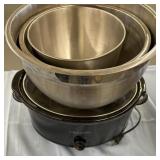 3pc mixing bowls and crock pot