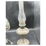 Vtg oil/ kerosene lamp