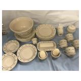 27 Piece Longaberger Dinnerware Set Woven l