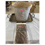 Cooking gloves with pan and pail decor