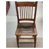 Vtg wooden chair