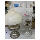 2 vtg oil lamps