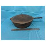 Chicago Howe Fdry Co. Favorite Cook Wear Deep