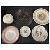 China ware and state themed plates