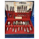 Tudor plate by ONEIDA w/ box for set