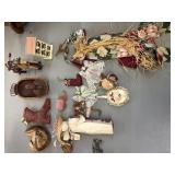 Wicker basket in a duck shape, wall and table