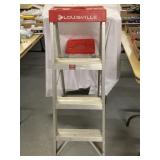 4 Ft. Step Ladder 200 LB Capacity