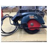 BLACK AND DECKER WOOD HAWK CIRCULAR SAW WITH
