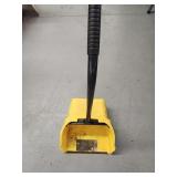 Jumbo debris dust pan