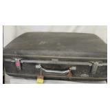 Vtg  suitcase