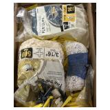 Tile leveling flat clips