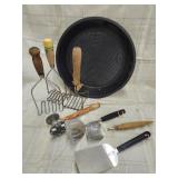 Vtg. Potato mashers/ Vtg meat tenderizer/ Vtg