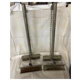 2 ladder jacks