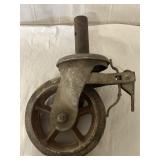1 large caster wheel