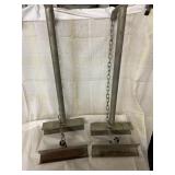 (2) ladder jacks